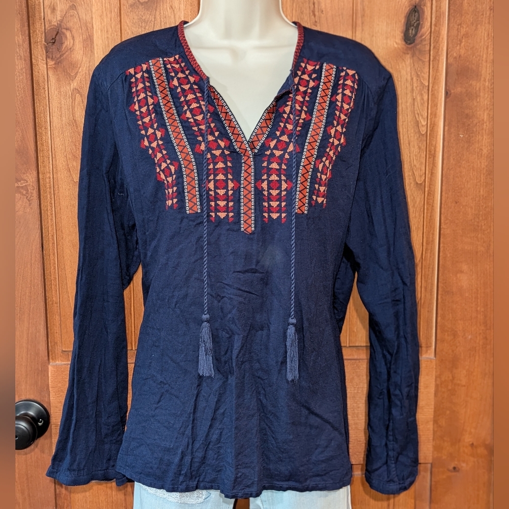 Natural Reflections Navy and Pink Embroideredā Blouse